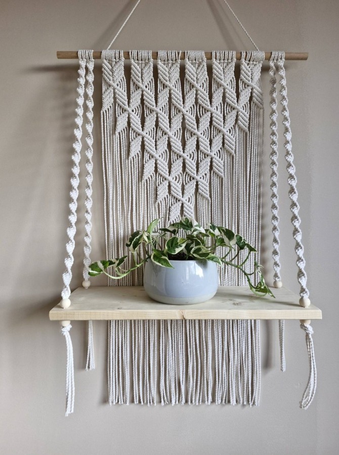Macrame lentynelė - Eglalė