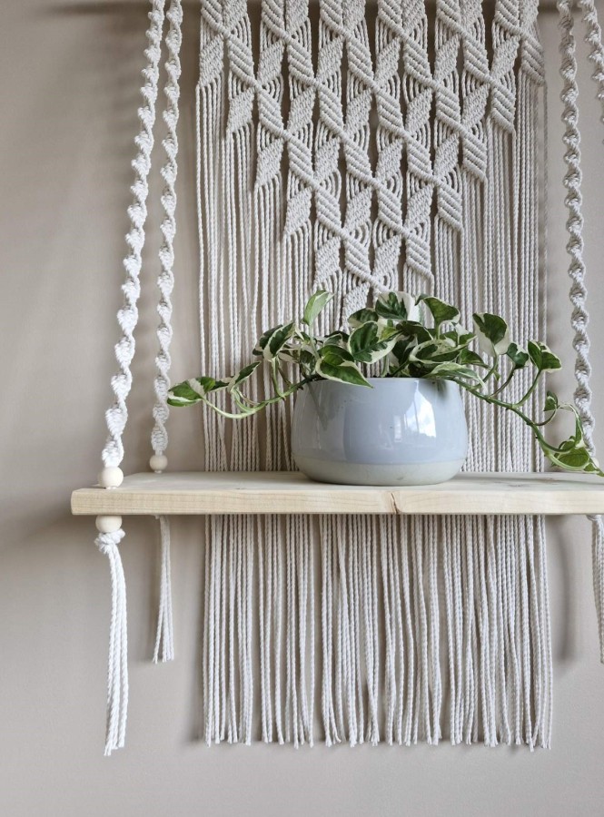 Macrame lentynelė - Eglalė