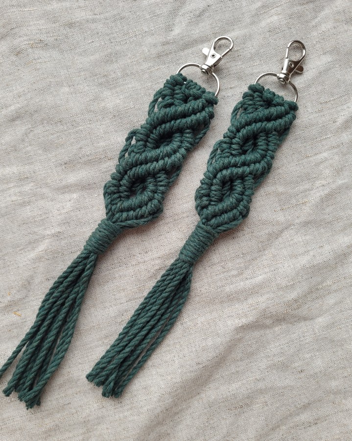 Raktų pakabukas - dvi pynės