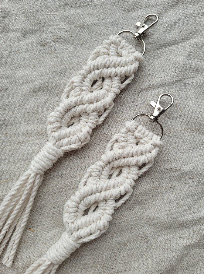 Raktų pakabukas - dvi pynės