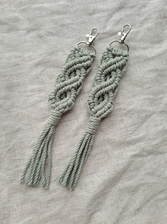 Raktų pakabukas - dvi pynės