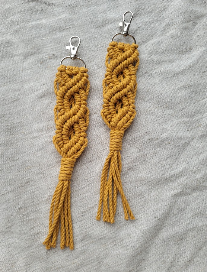 Raktų pakabukas - dvi pynės