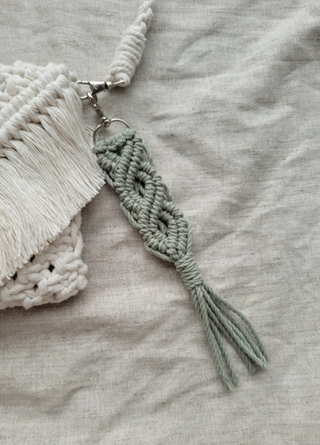 Raktų pakabukas - dvi pynės