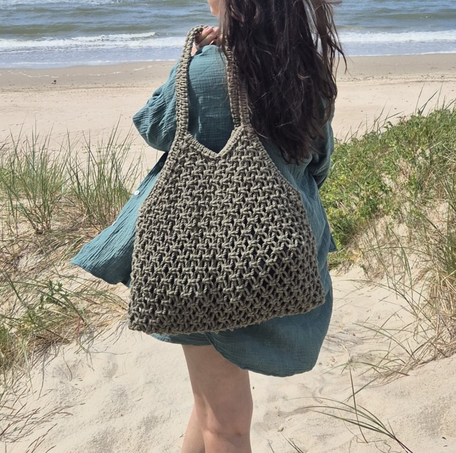 Rankų darbo chaki spalvos paplūdimio krepšys